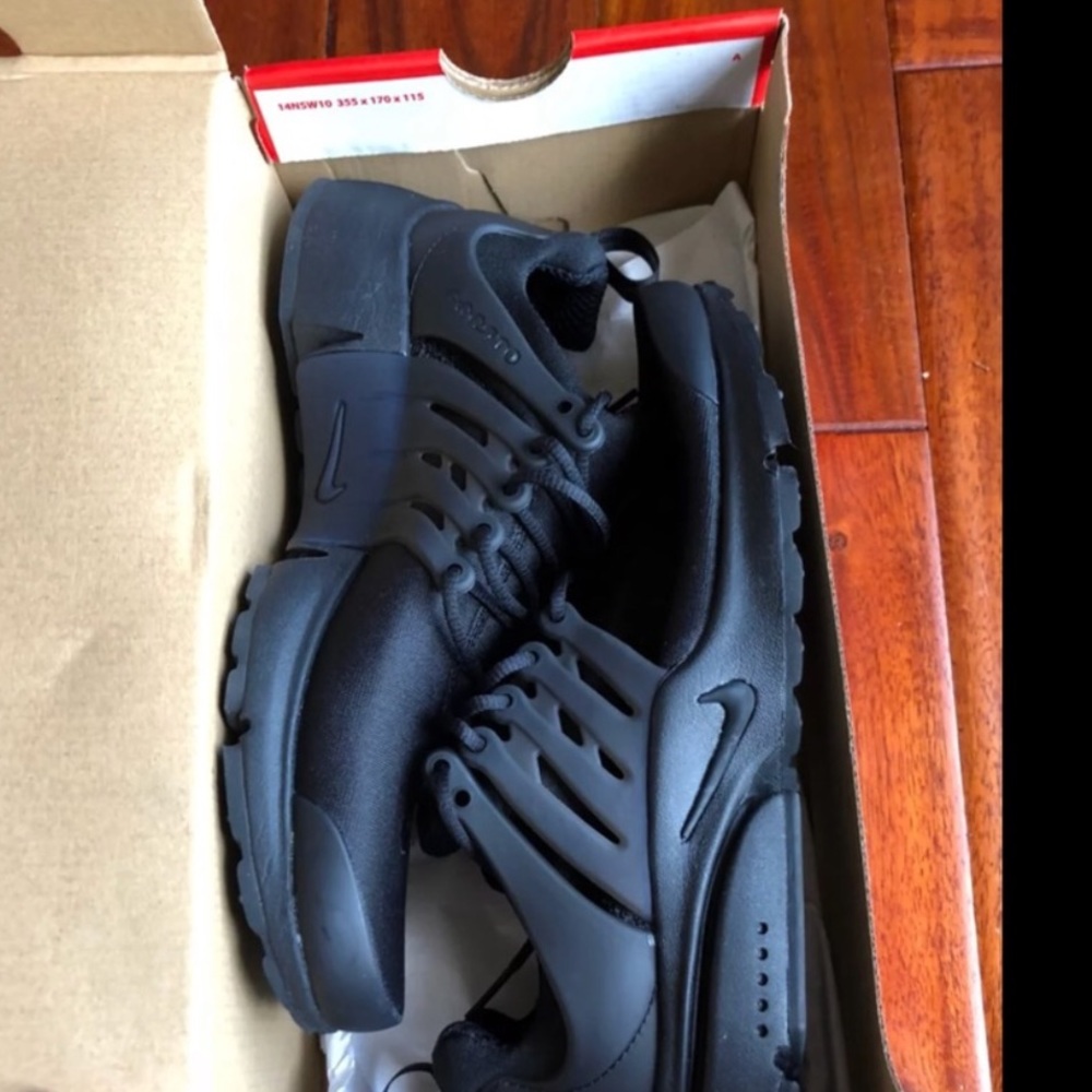 Black Nike prestos. SOLD ALREADY!!